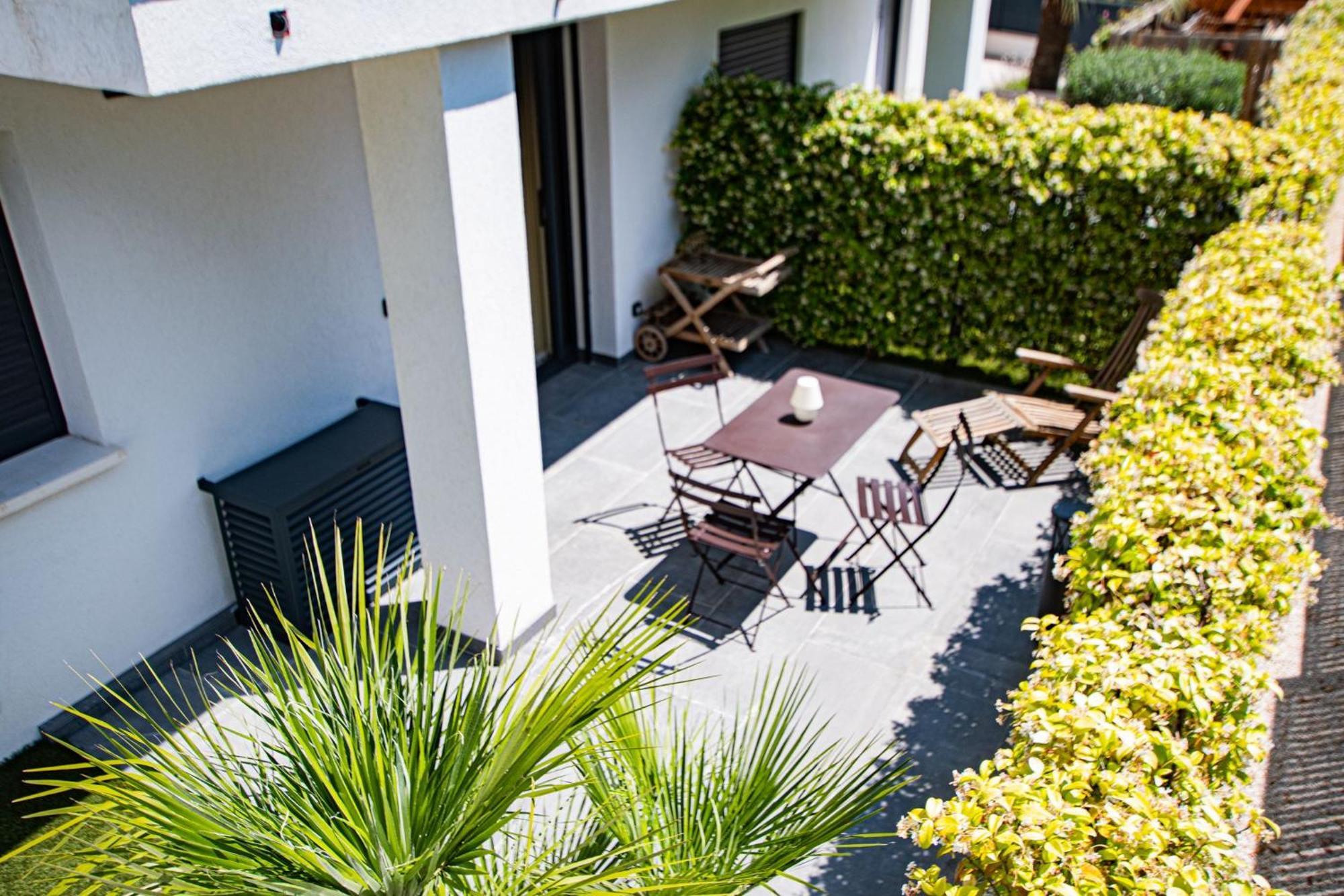 Appartement De Caractere Avec Jacuzzi Fréjus Exterior foto